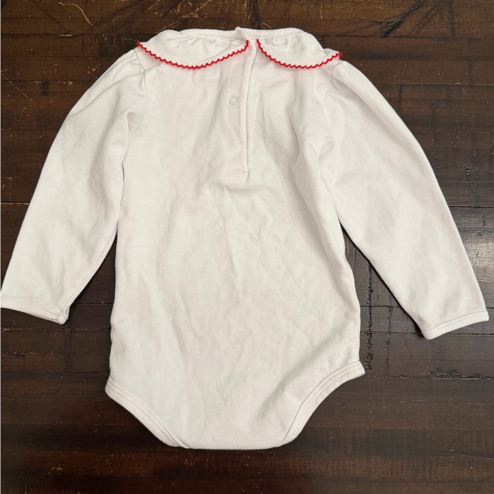 Size 6-12 months TBBC The Beaufort Bonnet Company White Bodysuit with Red Trim - Picture 2 of 3